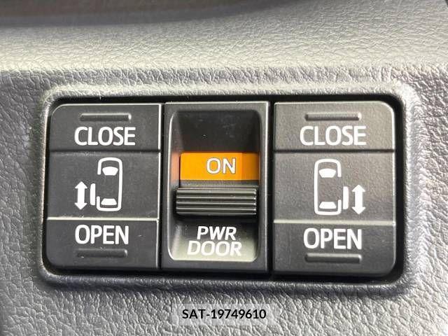 Toyota SIENTA 2015-07 379584-5