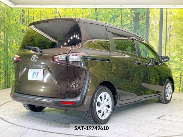 Toyota SIENTA 2015-07 379584-18