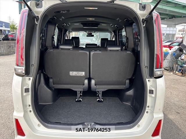 Toyota NOAH 2019-06 279581-25