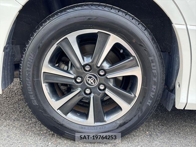 Toyota NOAH 2019-06 279581-16