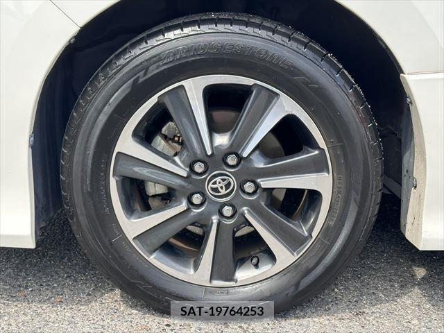 Toyota NOAH 2019-06 279581-14