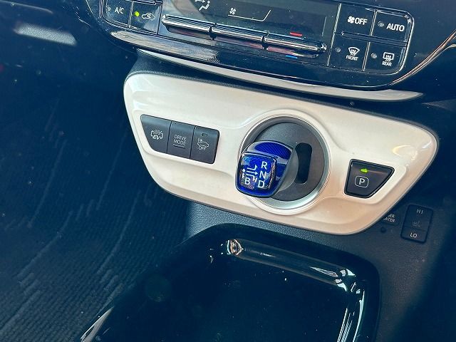 Toyota PRIUS PHV 2017-11 192440-19