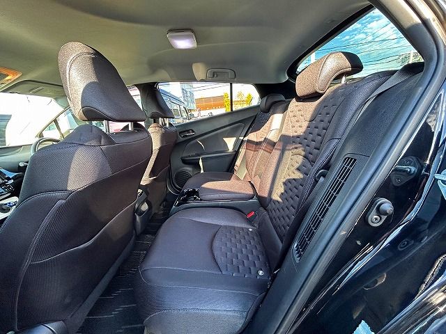 Toyota PRIUS PHV 2017-11 192440-12