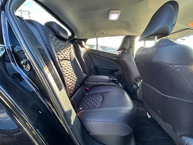 Toyota PRIUS PHV 2017-11 192440-3