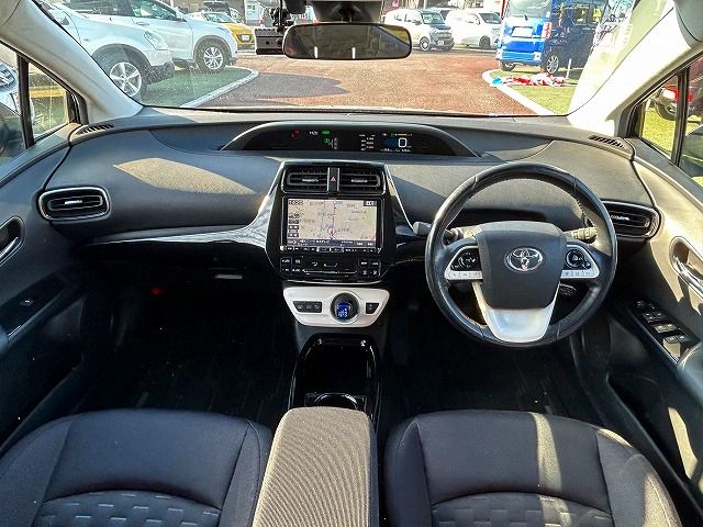 Toyota PRIUS PHV 2017-11 192440-1