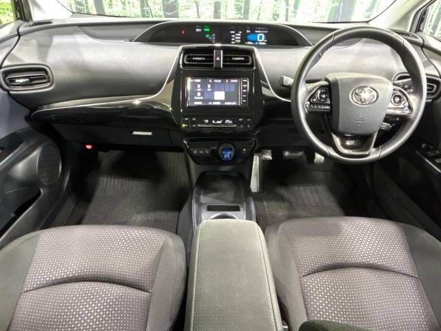 Toyota PRIUS 2019-06 180460-1