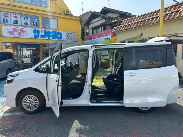 Toyota VOXY 2016-03 2303-5