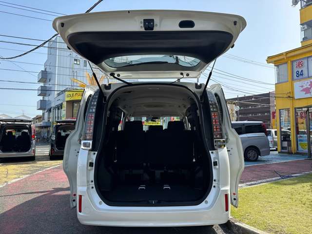 Toyota VOXY 2016-03 2303-18