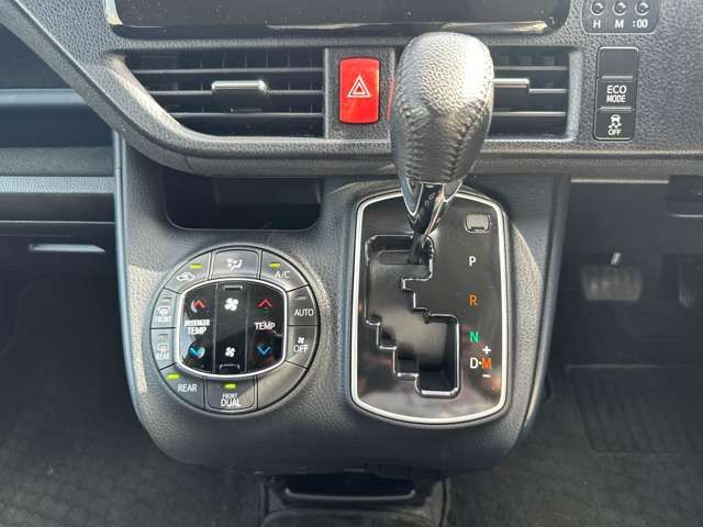 Toyota VOXY 2016-03 2303-10