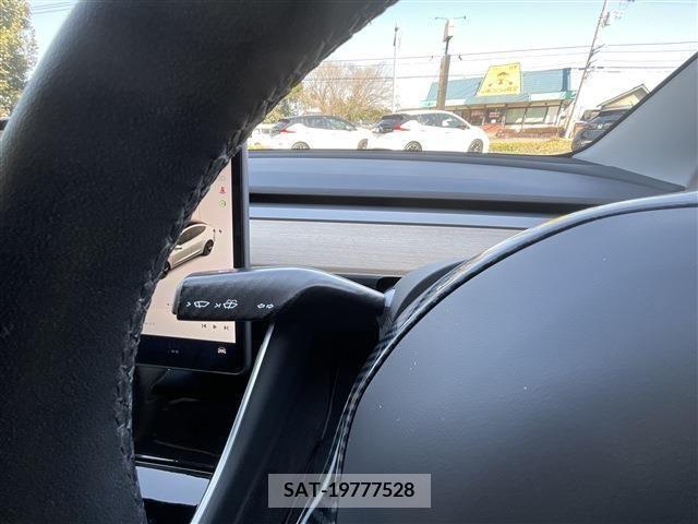 Tesla MODEL 3 2020-09 222679-12