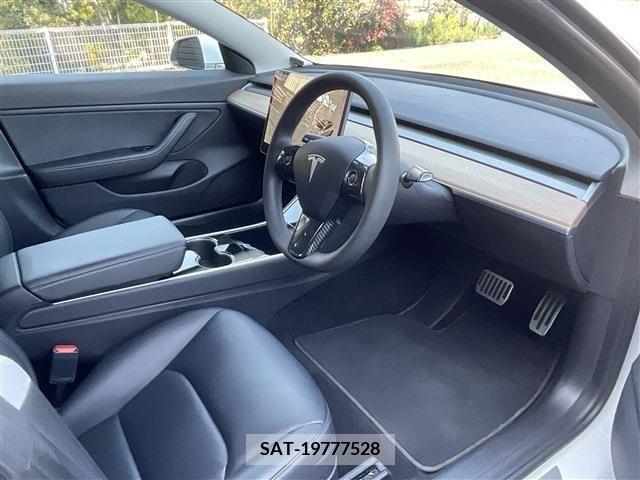 Tesla MODEL 3 2020-09 222679-8