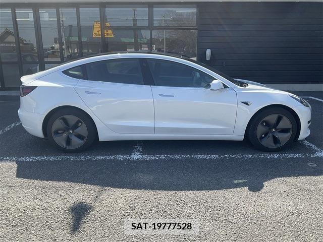 Tesla MODEL 3 2020-09 222679-3