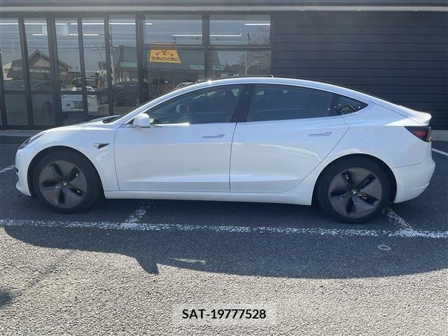 Tesla MODEL 3 2020-09 222679-4