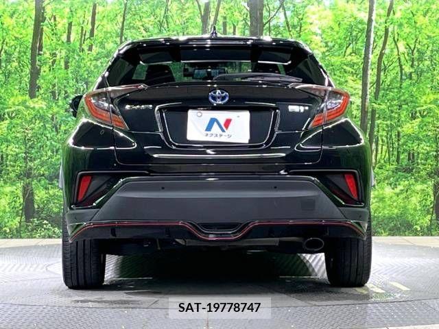 Toyota C-HR 2017-04 206795-17