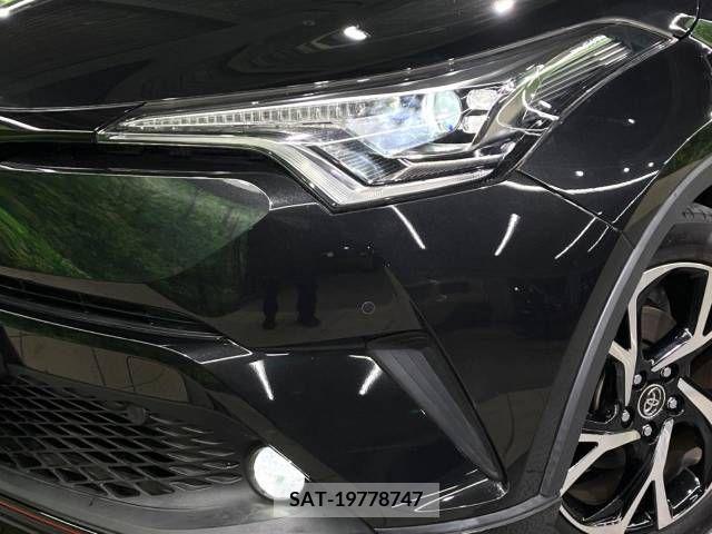 Toyota C-HR 2017-04 206795-11