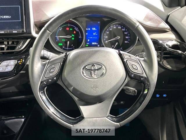 Toyota C-HR 2017-04 206795-10
