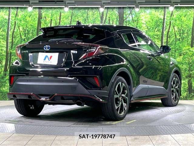 Toyota C-HR 2017-04 206795-19