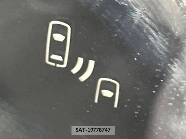 Toyota C-HR 2017-04 206795-6