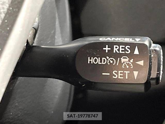 Toyota C-HR 2017-04 206795-4