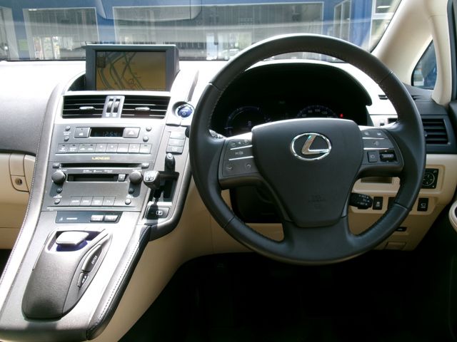Lexus HS 2010-03 11403-12