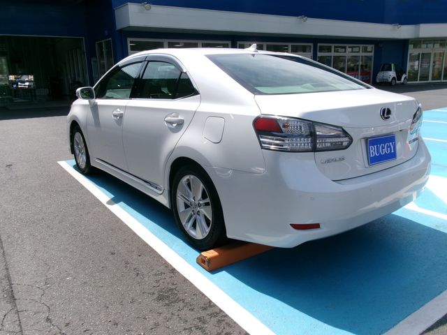 Lexus HS 2010-03 11403-6