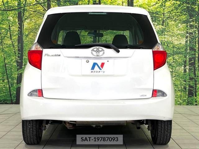 Toyota RACTIS 2011-10 381713-15