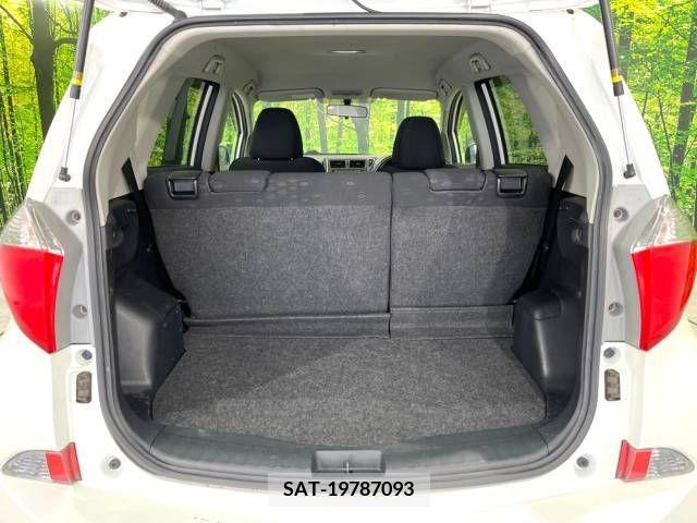 Toyota RACTIS 2011-10 381713-10