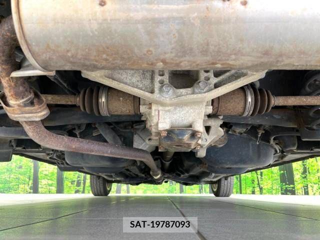 Toyota RACTIS 2011-10 381713-19