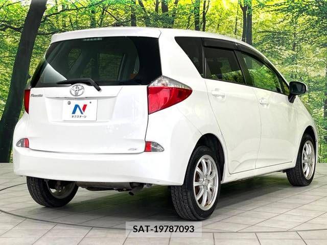 Toyota RACTIS 2011-10 381713-17