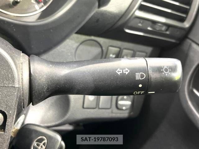 Toyota RACTIS 2011-10 381713-7