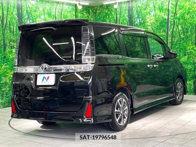 Toyota VOXY 2017-12 290047-18