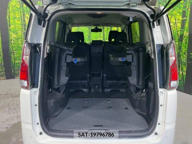 Nissan SERENA 2018-10 324922-11