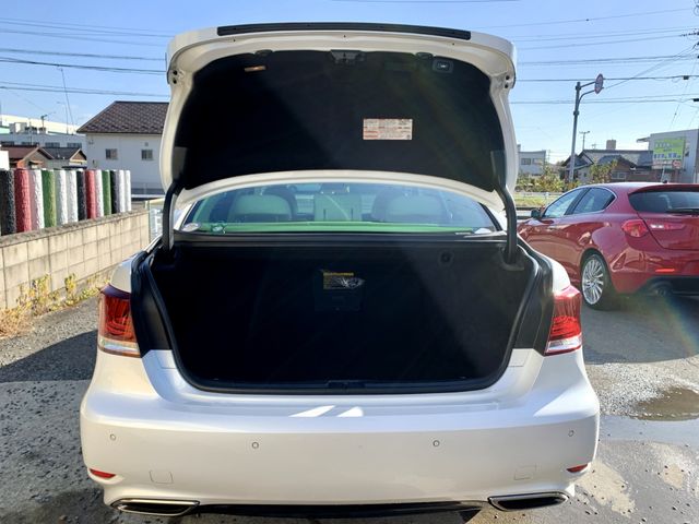 Lexus LS 2016-02 182126-27
