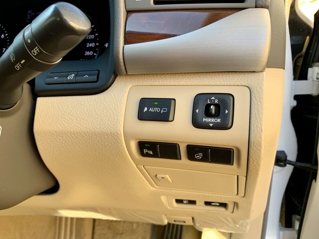 Lexus LS 2016-02 182126-7