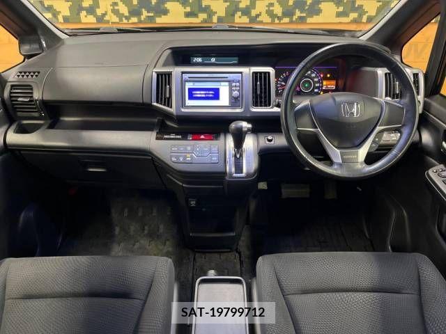 Honda e 2012-07 210044-1