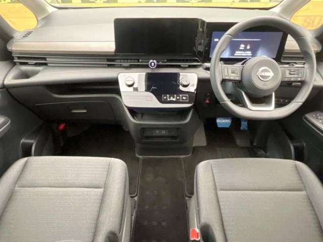 Nissan SERENA 2017-01 182937-1