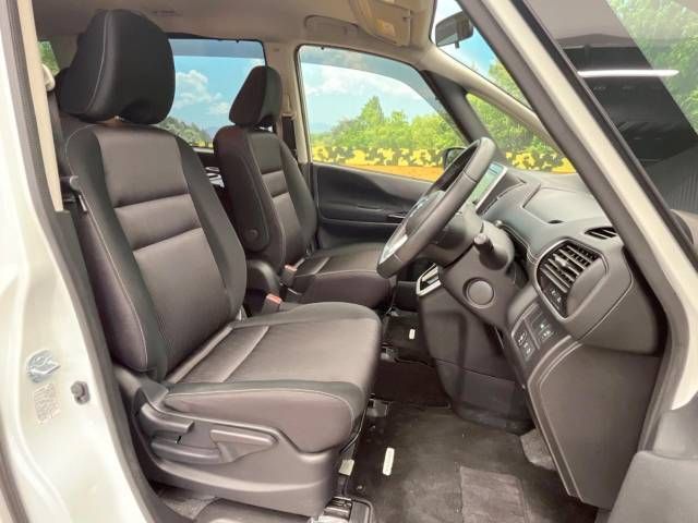 Nissan SERENA 2017-01 182937-7