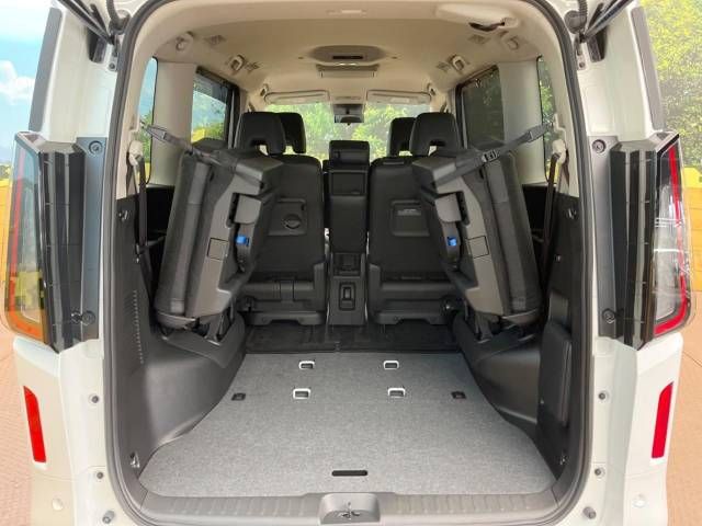 Nissan SERENA 2017-01 182937-10