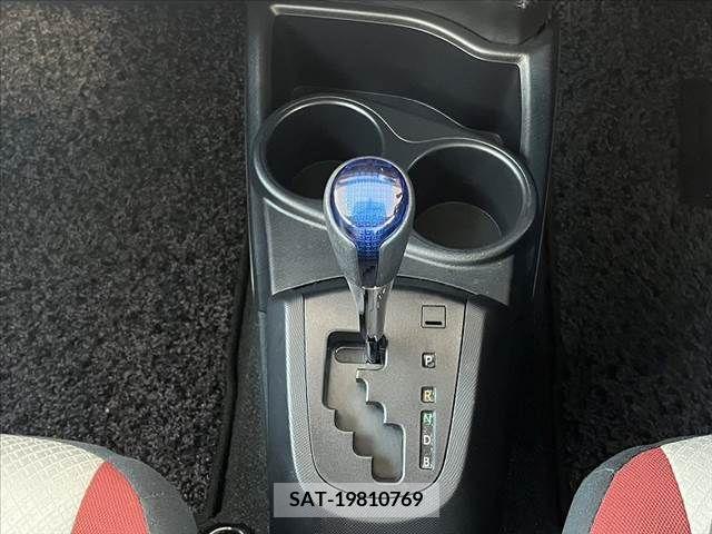 Toyota AQUA 2015-01 356141-27