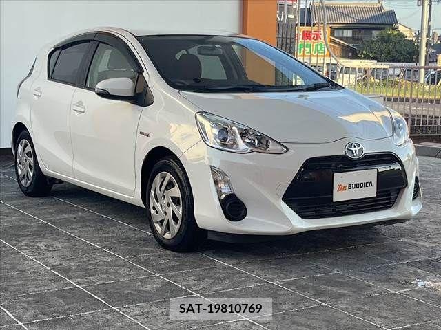 Toyota AQUA 2015-01 356141-7