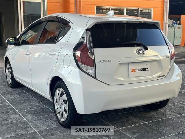 Toyota AQUA 2015-01 356141-13