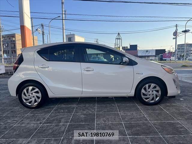 Toyota AQUA 2015-01 356141-12