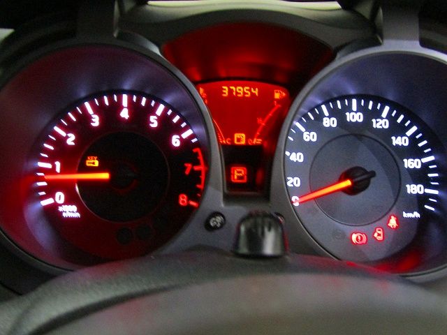 Nissan JUKE 2013-10 192830-1