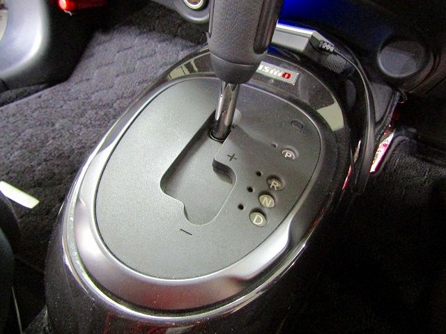Nissan JUKE 2013-10 192830-19