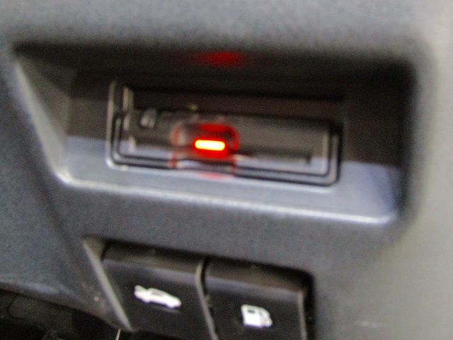 Nissan JUKE 2013-10 192830-11