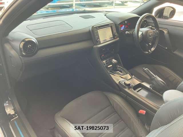 Nissan GT-R 2018-01 270842-7