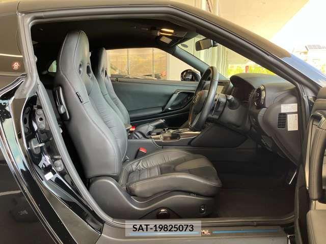 Nissan GT-R 2018-01 270842-6