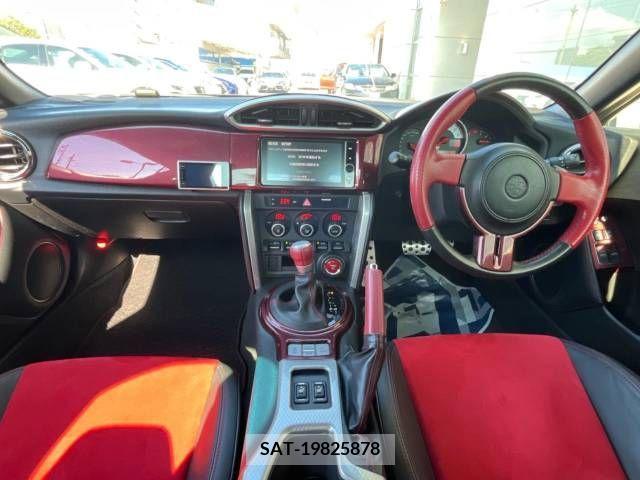 Toyota 86 2012-11 330829-1