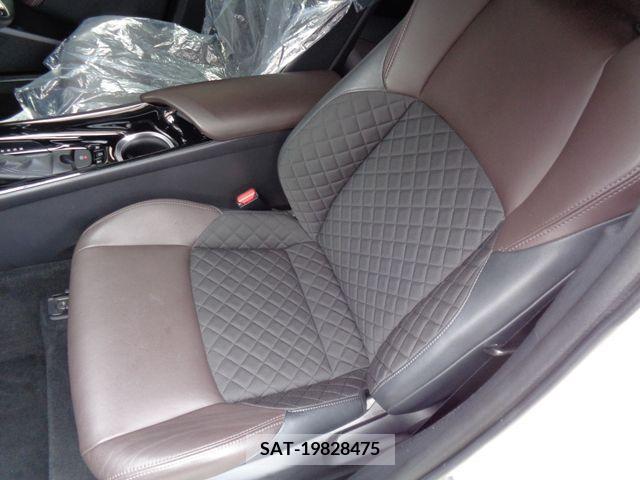 Toyota C-HR 2017-06 229653-21