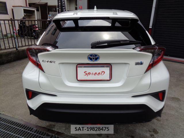 Toyota C-HR 2017-06 229653-9
